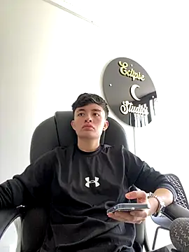 nico_18x live sex cam