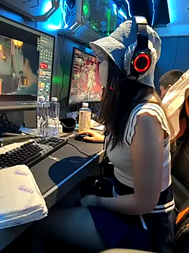 nideanbaby live sex cam