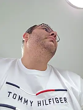 Andrew1900529 live sex cam