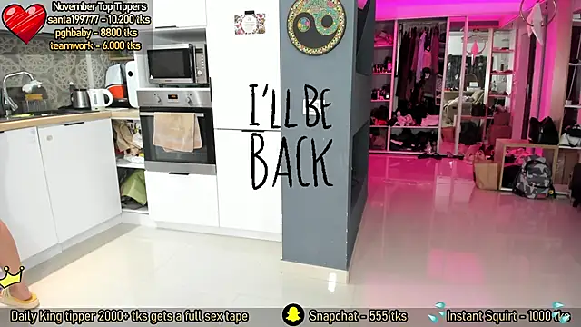 AmySuperHeroes's cam snapshot