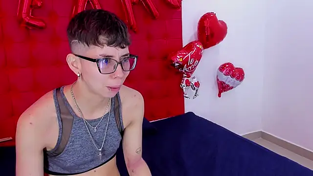 KiaraBelle_and_Max live sex cam