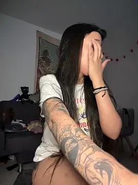 kiaraglam2 live sex cam