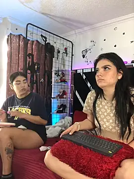 1lovelygirls live sex cam