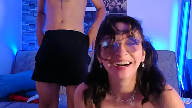 DavidAndClare live sex cam