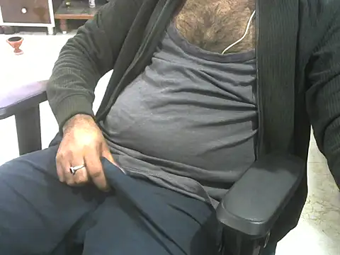 hotindianstud live sex cam