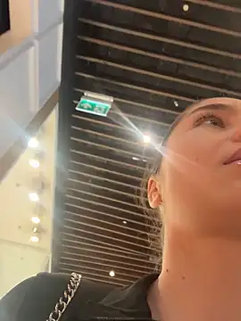 Ashley-Evans live sex cam