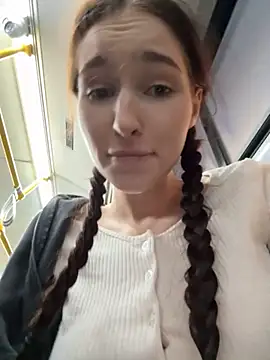 SnappyHappy live sex cam