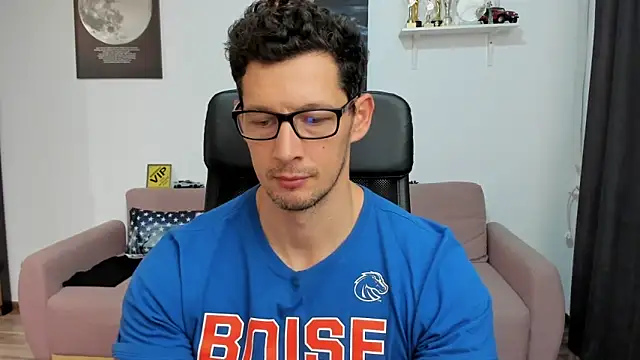 BrutusK08 live sex cam