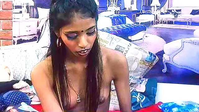 IndianSexySlender live sex cam
