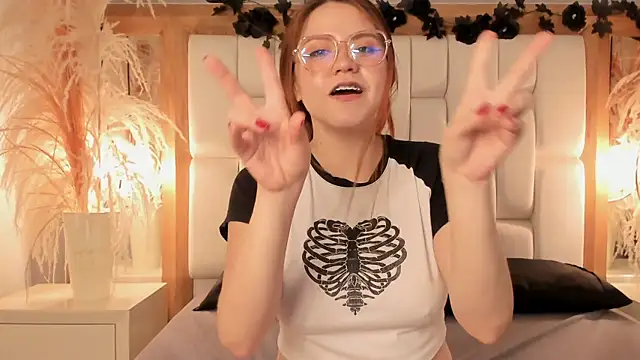 Daphne_And_Roger live sex cam