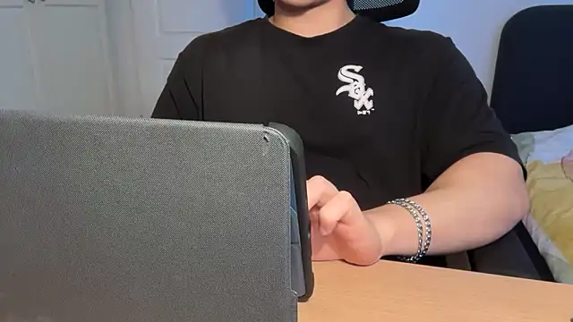 jungcock3210 live sex cam