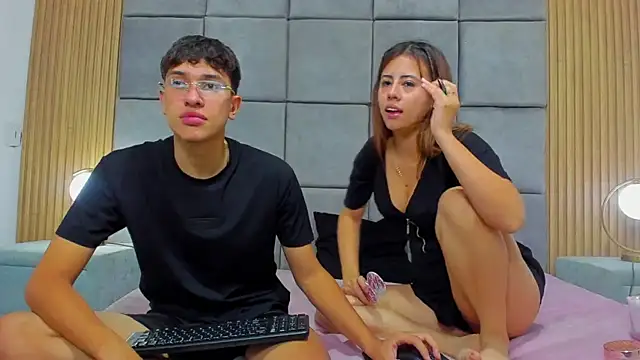 ChanellandMax live sex cam