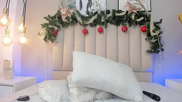 EmilyMiller_22's cam snapshot