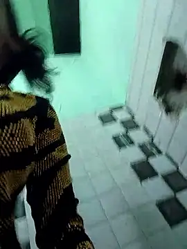 Hotty-Nidhi's cam snapshot