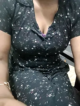 Tamilmallu-duskygirl03's cam snapshot