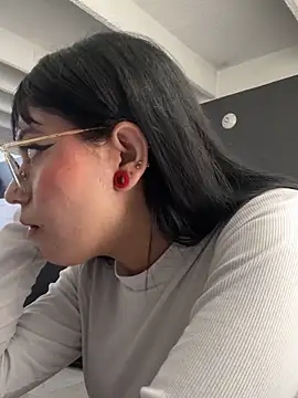 angie_rousse_'s cam snapshot