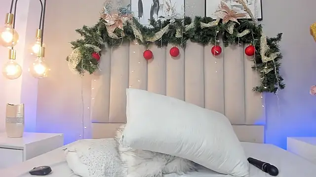 EmilyMiller_22's cam snapshot