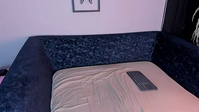 Charlotte_Williams_1's cam snapshot