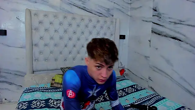 Ari_and_Storm's cam snapshot