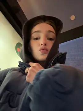 SnappyHappy live sex cam