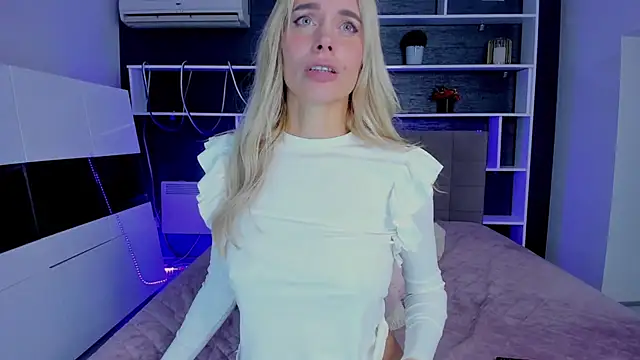 SabrinaSharm's cam snapshot