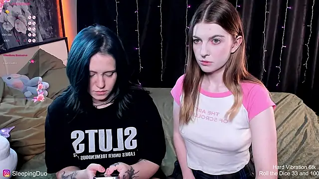 SleepingDuo's cam snapshot