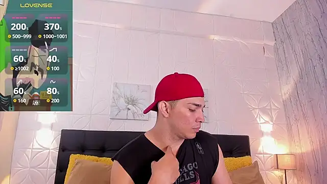 JUANDIAMONDS98 live sex cam