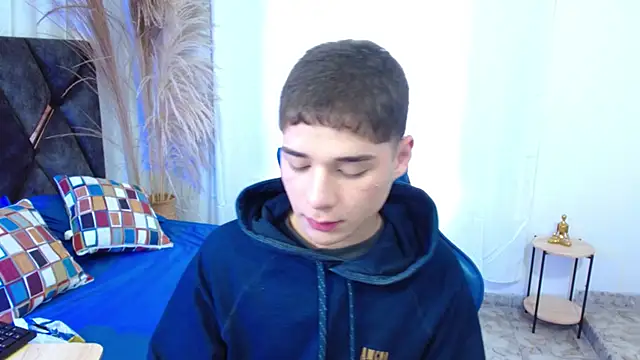 Mattass18 live sex cam