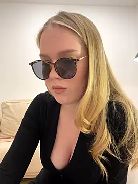 Little_Forest_ELF's cam snapshot