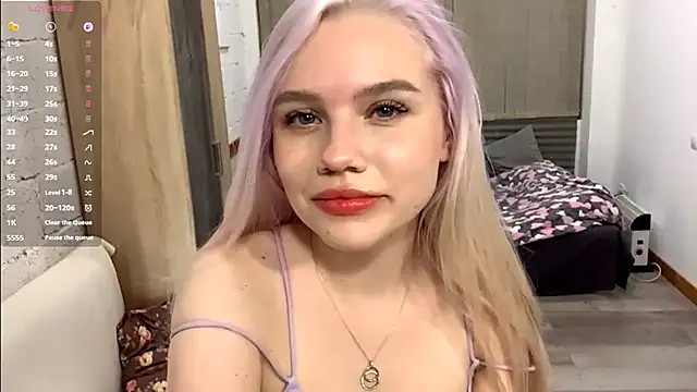 LupeLewitt's cam snapshot