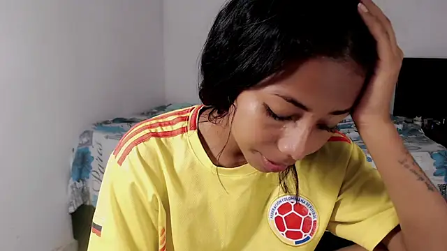 jasmin_brunette_'s cam snapshot