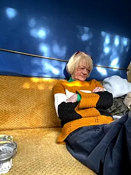 ladyboatlady's cam snapshot