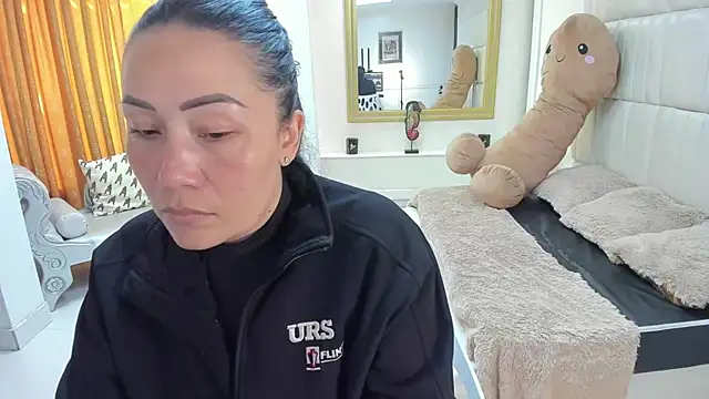 gaby_trent's cam snapshot