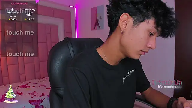 OliverTwinky live sex cam