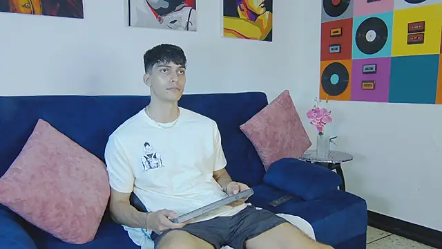 AlessioVitale live sex cam