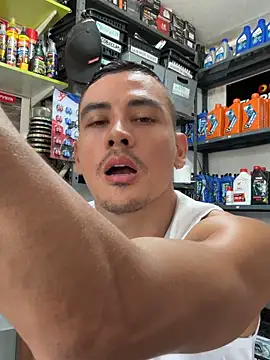 Paul22cm- live sex cam