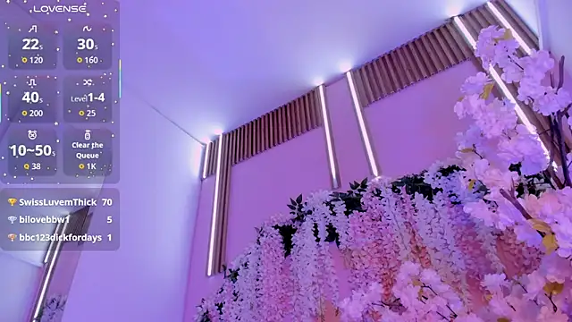 ThiccyLexxy live sex cam