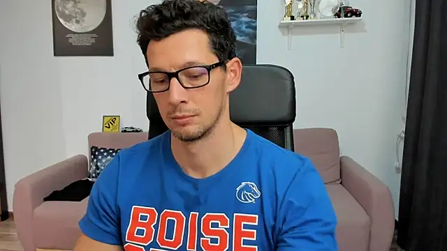 BrutusK08 live sex cam