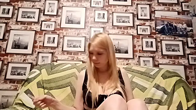 EvieBaggette's cam snapshot