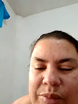 yaneth_'s cam snapshot