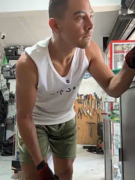 Paul22cm- live sex cam