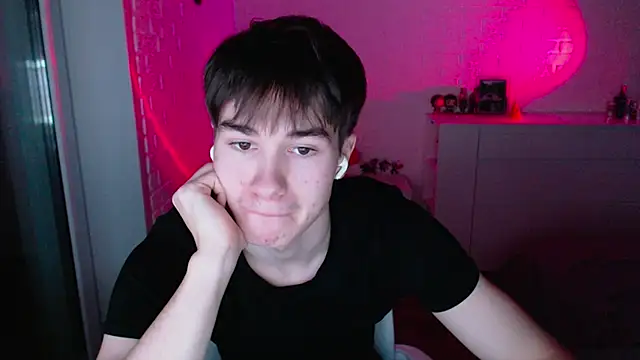 MarkusDean live sex cam