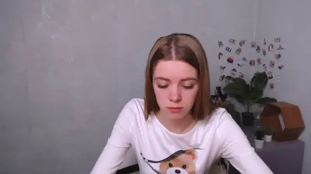 AliceFlirtt_ live sex cam