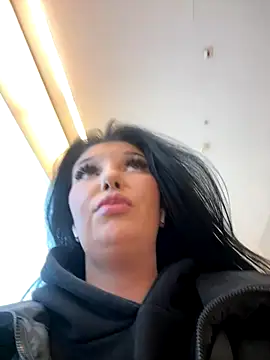 Tisha_Busty live sex cam