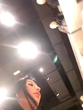 Tisha_Busty live sex cam