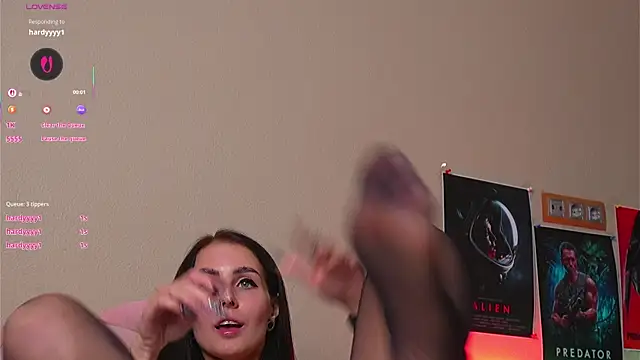 YaraAveiri live sex cam