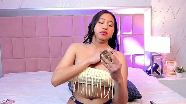 Aliyah_Rielle's cam snapshot