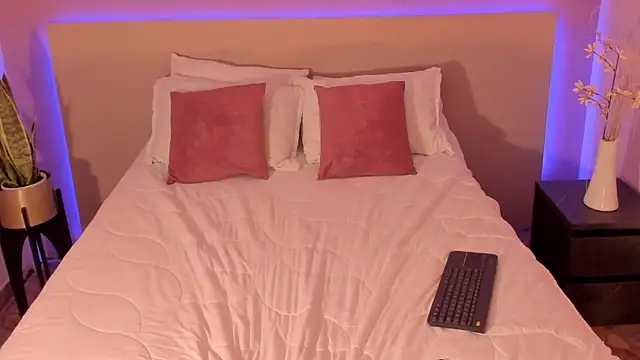 MiissBombom's cam snapshot