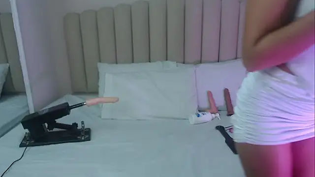 aleskaswarovski's cam snapshot