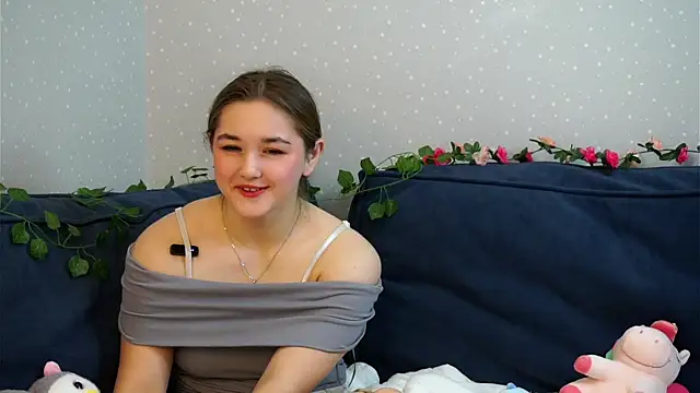 CleotildeBijan's cam snapshot